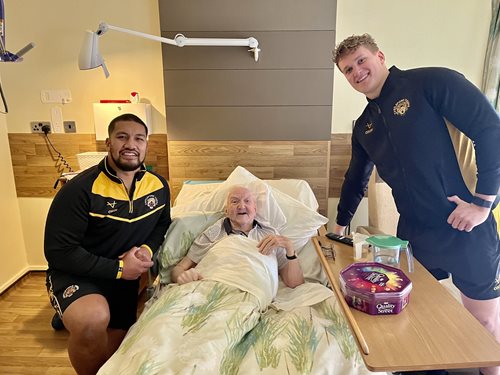 Castleford Tigers stars deliver presents to our patients