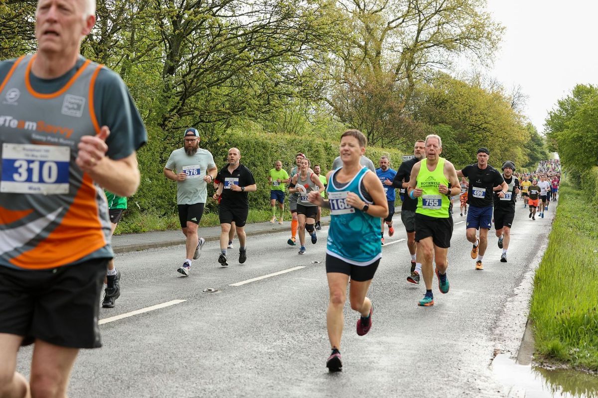 Pontefract 10k Hospice runner